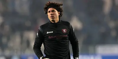 El arquero mexicano fue factor en la goleada que recibió el Salernitana ante Torino