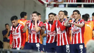 El atacante mexicano estaría listo para volver a jugar con el club.