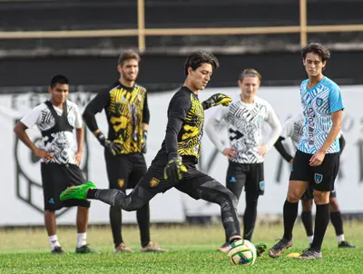 El cancerbero producto azulcrema firmó una gran actuación en su debut con Venados