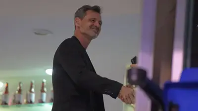 El Cruz Azul se puso rápidamente adelante 3-0, apenas comenzando el segundo lapso, gracias goles del Cata y Carneiro.