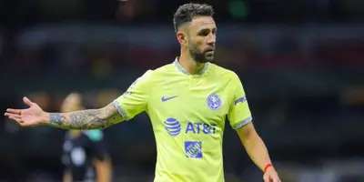 El defensa mexicano aseguró que a las ‘Águilas’ se les exige ganar en cualquier cancha