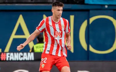 El defensa mexicano jugó los 90 minutos del partido y fue uno de los jugadores más destacados