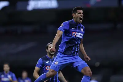 El defensor peruano está cerca de firmar con un equipo al que Cruz Azul se enfrentará en la Leagues Cup.