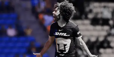 El delantero de los Pumas se despidió de la afición.