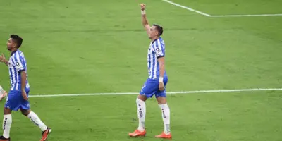 El delantero histórico puso el 2 por 0 en el marcador.