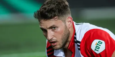 El delantero mexicano está en los ojos de todo el mundo.