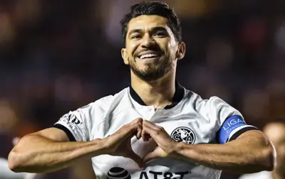 El delantero mexicano está en su mejor momento goleador de su carrera.