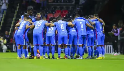 El delantero mexicano hará historia con la máquina si logra el campeonato de goleo.