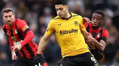 El delantero mexicano Raúl Alonso Jiménez vio apenas 13 minutos en el partido de la jornada 24 de Premier League.