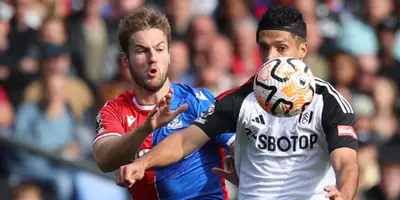 El delantero mexicano tuvo acción este día en Premier League.