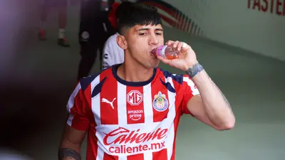 El delantero ya no forma parte del equipo Tapatío y se motró con polémica en su cuenta de Instagram.