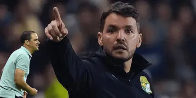 El DT del León no soportó la derrota.