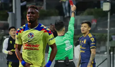 El elemento del cuadro felino salió expulsado por un duro golpe sobre Julián Quiñones.