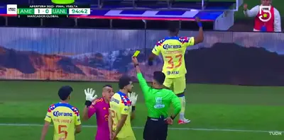 El experimentado arquero de Tigres fue expulsado por doble amarilla