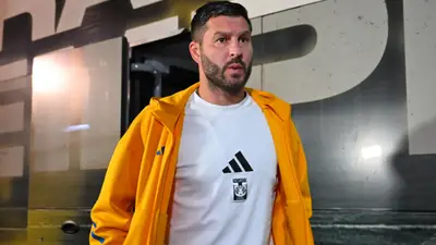 El histórico goleador francés podría dejar el fútbol a sus 40 años (MexSport).