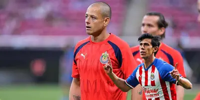 El inesperado mensajito que JJ Macías le mandó al Chicharito en derrota de Chivas