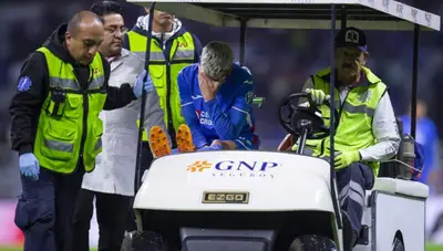 El lateral derecho se perderá toda la temporada tras su lesión en la rodilla.