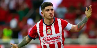 El mediocampista de Chivas estaría ‘bloqueado’ por un tema de patrocinadores