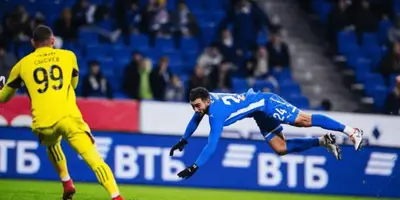 El mexicano anotó en segundo partido consecutivo.