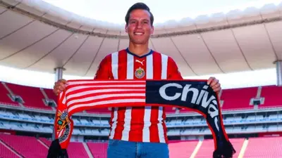 El “Oso” debutó el 24 de febrero de 2013 con los rojiblancos y se ha convertido en un mediocampista clave para el esquema de Paunovic