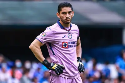 El portero del Cruz Azul, sabe que el inicio de torneo ha sido muy malo.