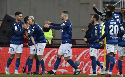 El Real Betis se impuso 3-2 al Almería, dentro de la actividad del fútbol español, el mexicano Andrés Guardado colaboró con un gol.