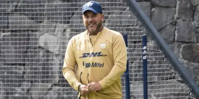 El ‘Turco’ buscaría llevar a la portería auriazul a un viejo conocido de su confianza en lugar de valerse de la cantera