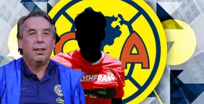 Emilio Azcárraga junto a futbolista incógnito del Toluca / FOTO GETTY IMAGES