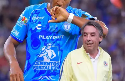 Emilio Azcárraga y jugador del Pachuca/Foto 'X'.