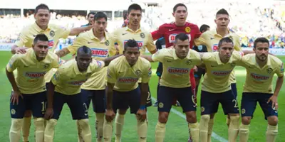 En la Liga MX jugó para el Club América y Santos Laguna.