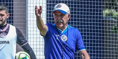 En sus primeros cuatro partidos consiguió un tanto en cada duelo