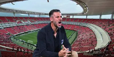 Estadio Akron tomado de Wikipedia, con Demichelis al frente.