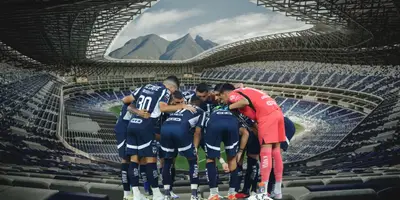 Estadio BBVA de fondo. Foto: Archdayli