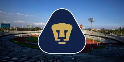 Estadio y escudos, tomados de Pumas