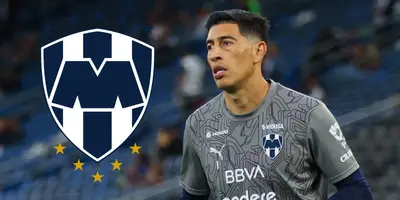 Esteban Andrada junto al escudo de Rayados / FOTO FUTBOL TOTAL
