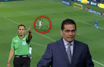 Felipe Ramos Rizo, Luis Enrique Santander y jugadores en cancha/ Foto TUDN.