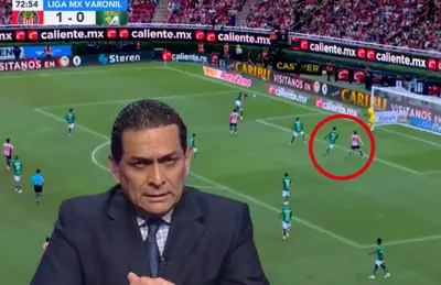 Felipe Ramos Rizo y jugadores en la cancha/ Foto Amazon Prime.