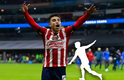 Fernando Beltrán celebrando y silueta de futbolista/Foto Mediotiempo.