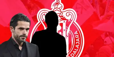 Fernando Gago junto a futbolista incógnito de Chivas / FOTO X