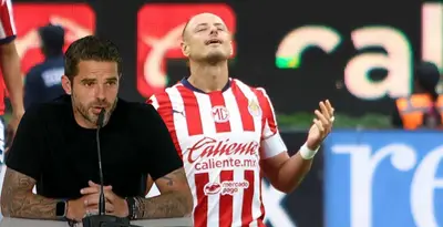 Fernando Gago junto a Javier Hernández