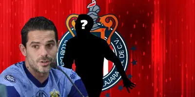 Fernando Gago junto a jugador incógnito / FOTO SPORTMEDIA