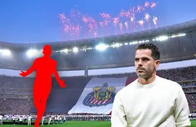 Fernando Gago y silueta de jugador/ Foto Excélsior.