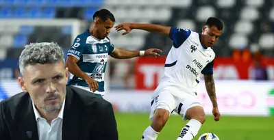 Fernando Ortiz junto al Pachuca vs Rayados / FOTO X