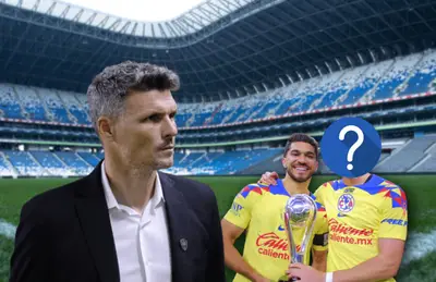 Fernando Ortiz y dos jugadores del América cargando trofeo/ Foto Rayados.