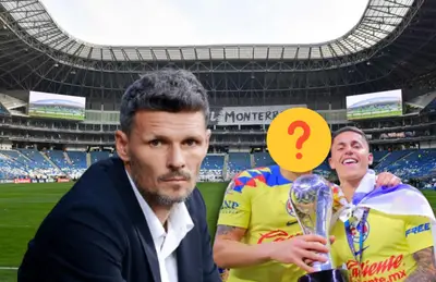 Fernando Ortiz y jugadores del América/Foto Mediotiempo.