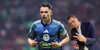 Fidalgo en partido, foto de Mexsport, con Martinoli al frente