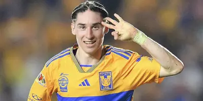 Flores en partido con Tigres, Foto: Getty