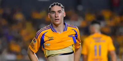 Flores en partido con Tigres. Foto: MSN