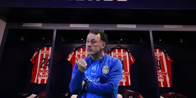 Fondo de Chivas, con Milito al frente