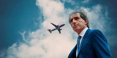 Fondo tomado de Canva, con Almada al frente